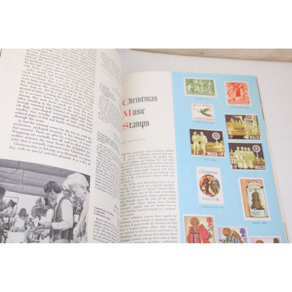 1977 An American Annual of Christmas Literature and Art Book 32409 - Picture 7 of 12